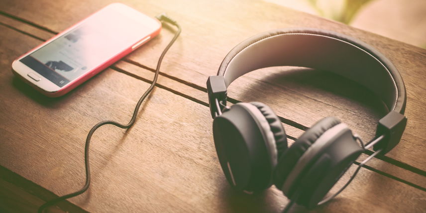 #stayRELEVANT: Warum ist Podcast-Werbung auch im B2B so wirkungsvoll?